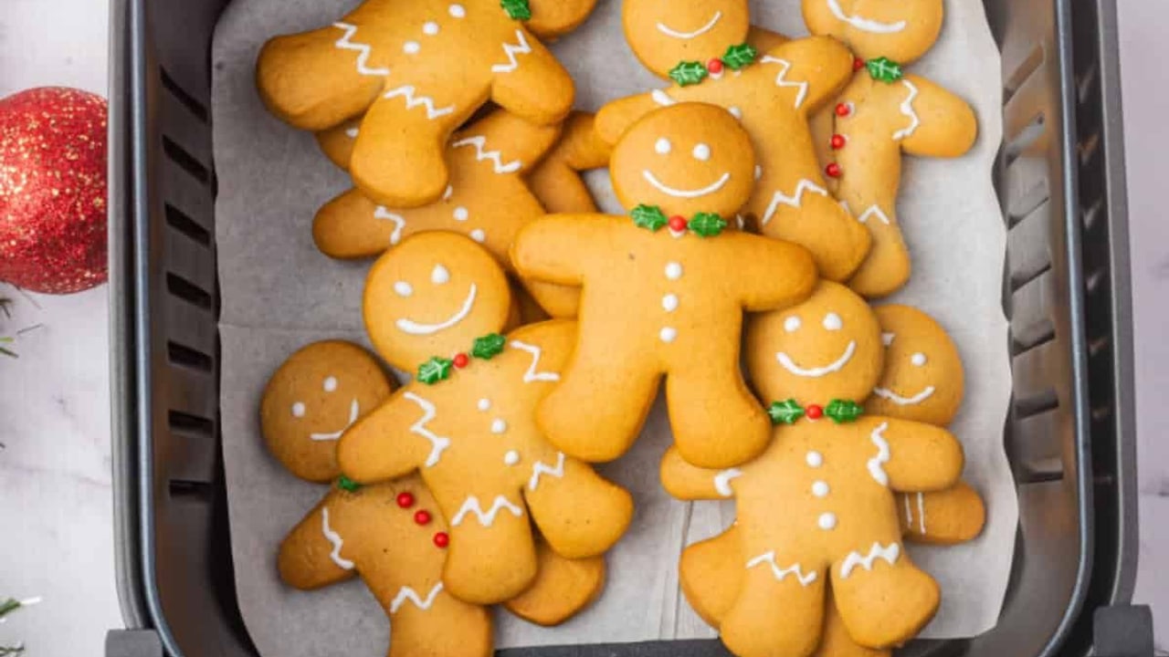 Air Fryer Gingerbread Cookies
